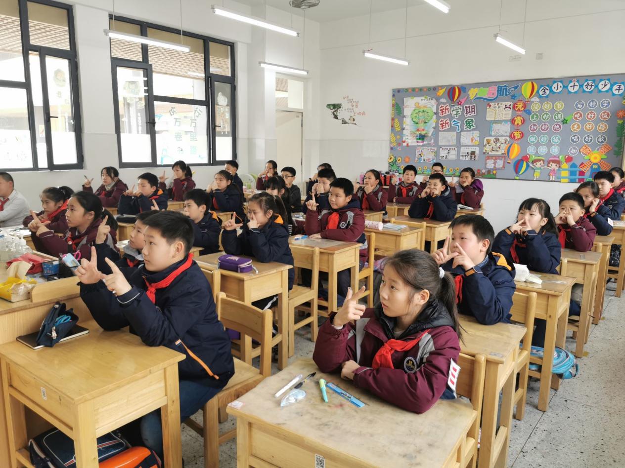 【博学广志】小眼睛 亮晶晶 爱眼护眼我能行——记金陵小学广志路校区“防近周”系列活动_html_36b61fd4.jpg