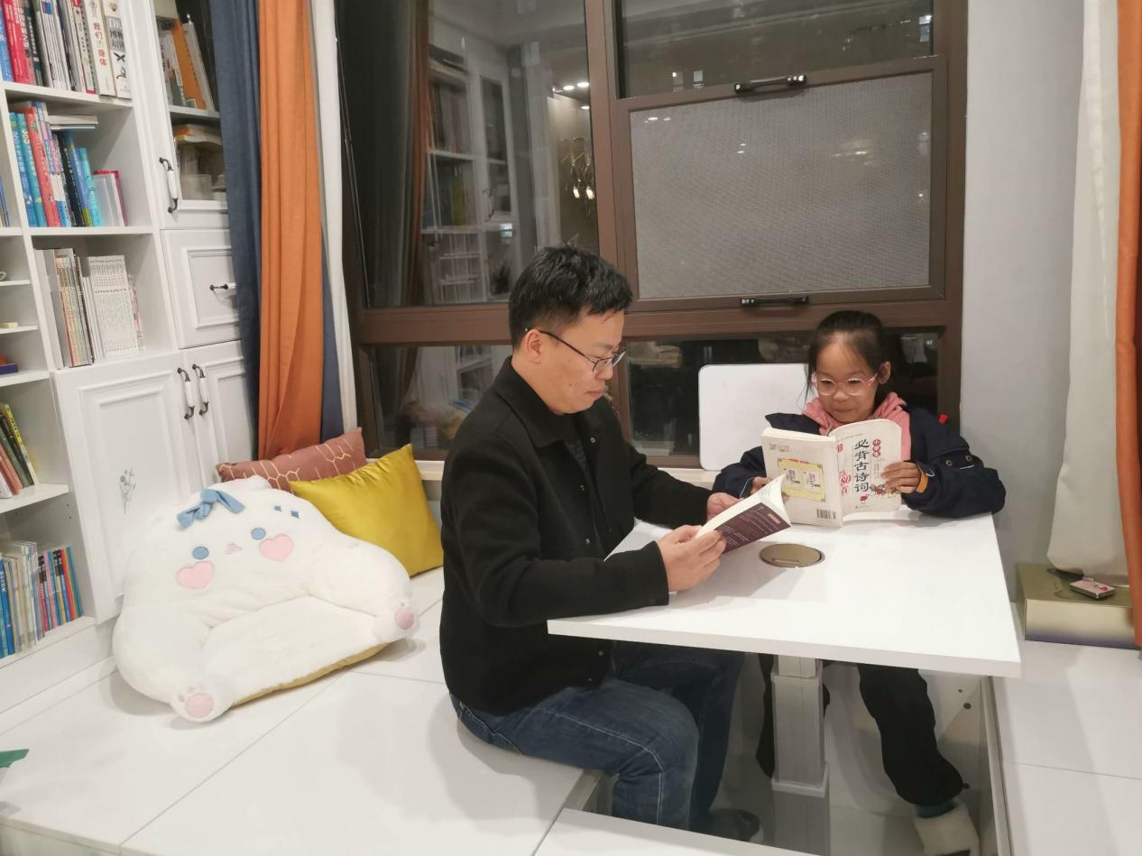 【博学广志】书香润童心，阅读竞风采——记金陵小学广志路校区四年级语文阅读周系列活动_html_73cdb364.jpg
