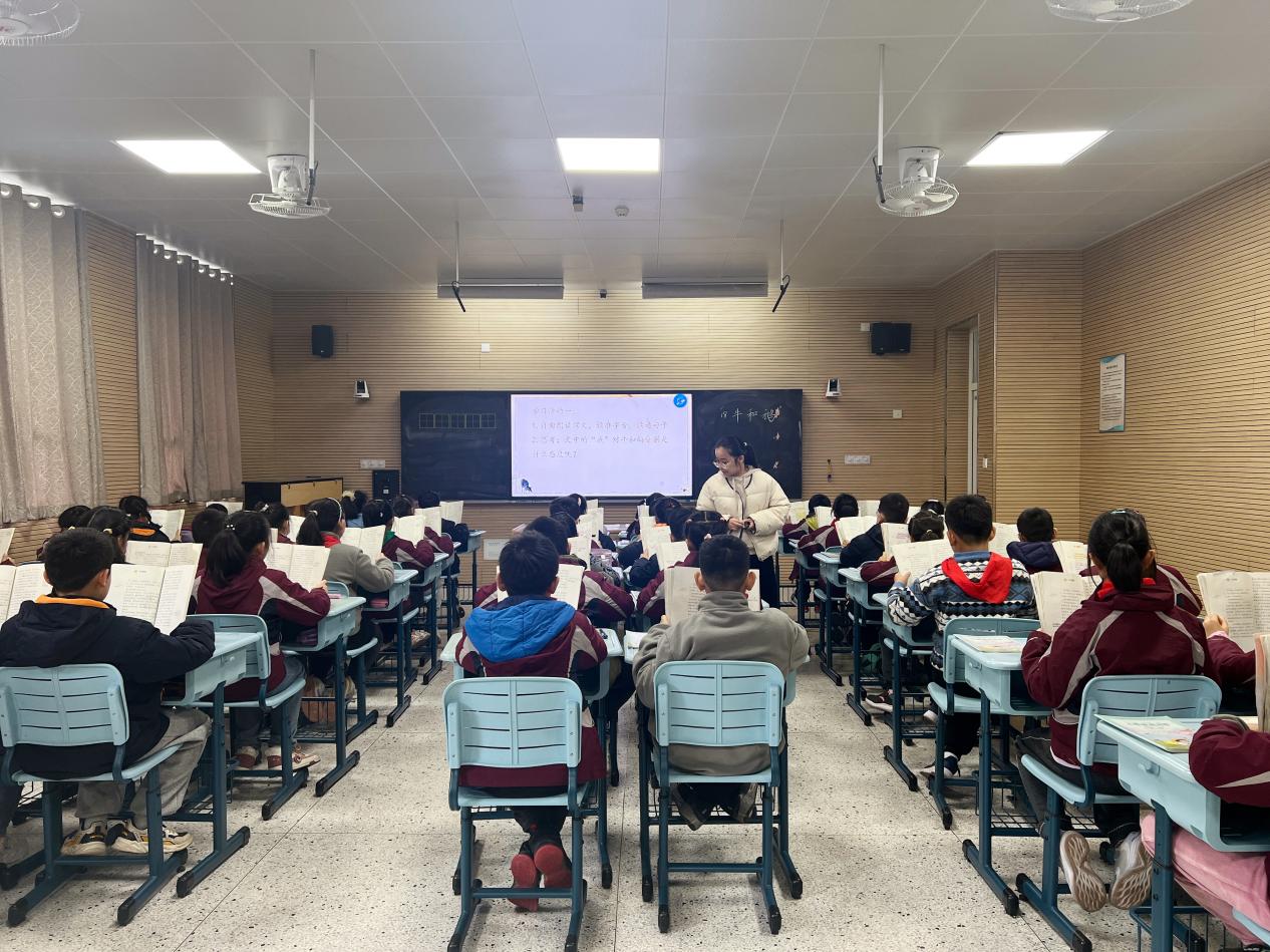 【博学广志】情理相融，学用批注——记金陵小学广志路校区语文教研组第五次校本主题研修_html_m53b6adb4.jpg