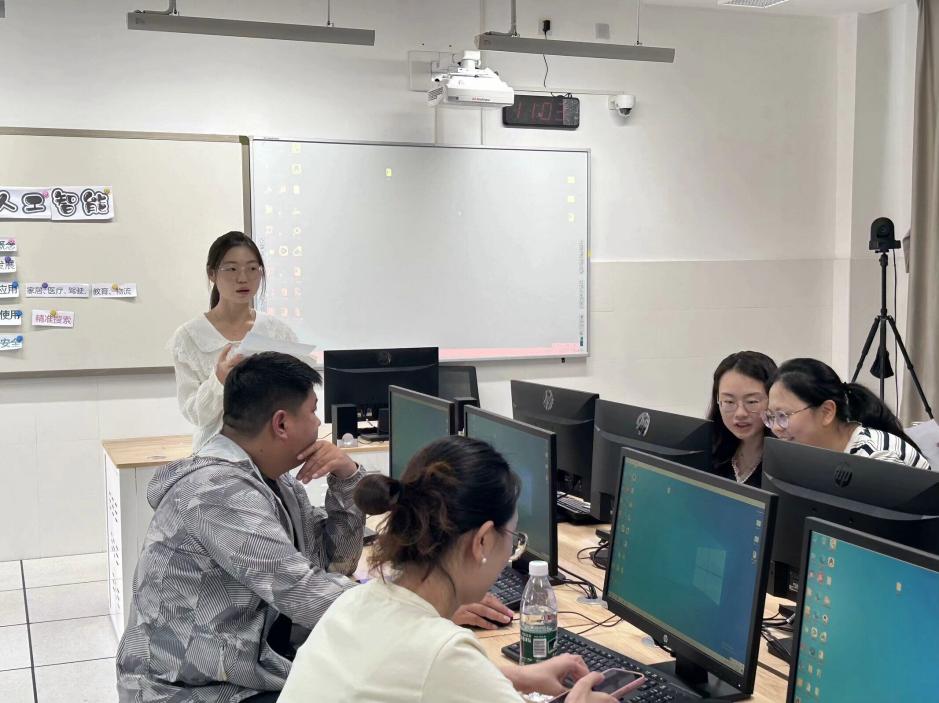 【湖畔·童化课堂】以问题链为导向的大单元教学实践研究——记栖霞区第四周小学信息科技主题课例研修活动_html_m279f7b7e.jpg