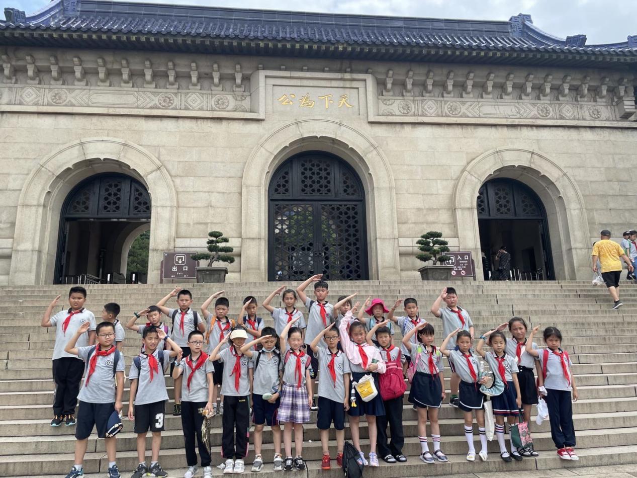 【湖畔光影】回顾革命历史 追寻红色足迹——记金陵小学（仙林湖校区）三年级红色教育研学活动_html_491465a1.jpg