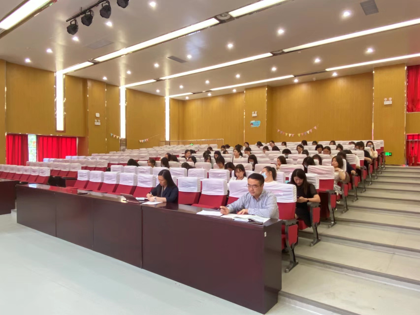 【博学广志】文化育人视域下儿童“慧语文”学习系列探索——金陵小学广志路校区语文组校本主题教研（十七）_html_743b386b.jpg