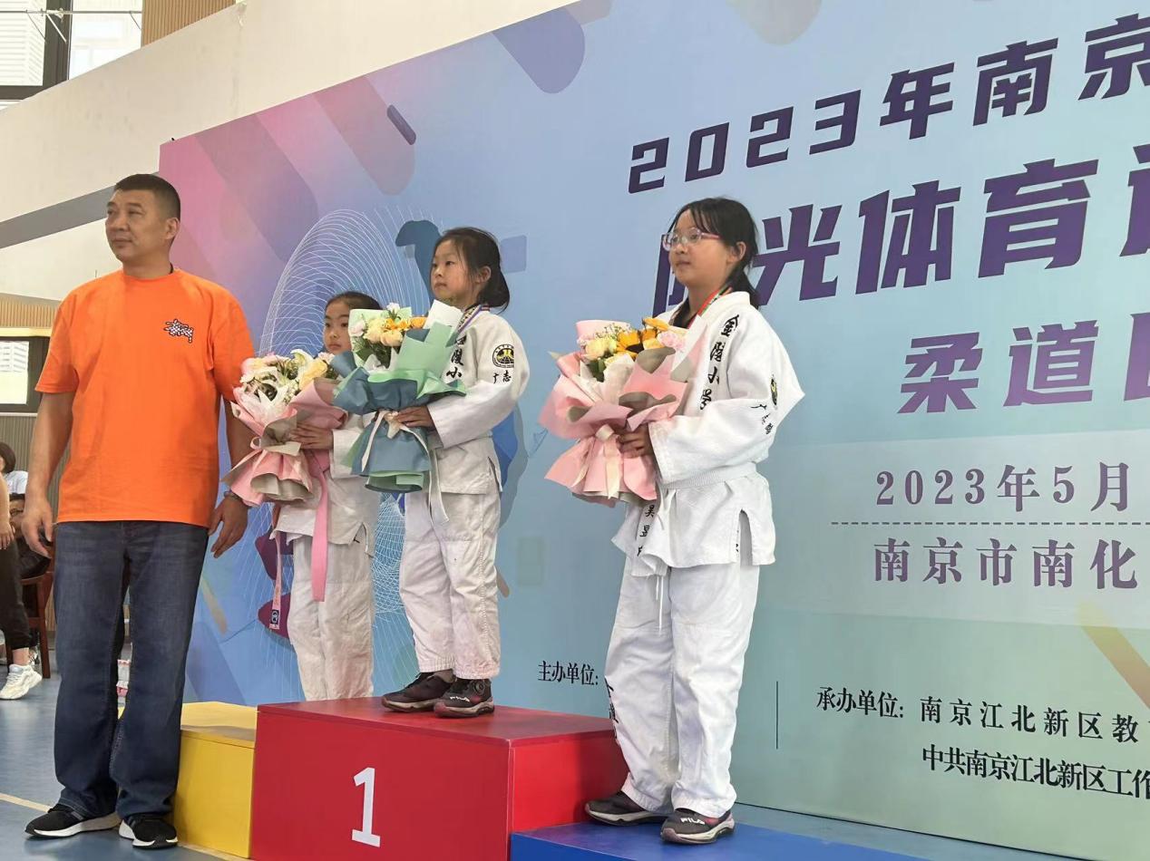 【博学广志】 精力善用，自他共荣——柔道少年展风采_html_m190c8b2b.jpg