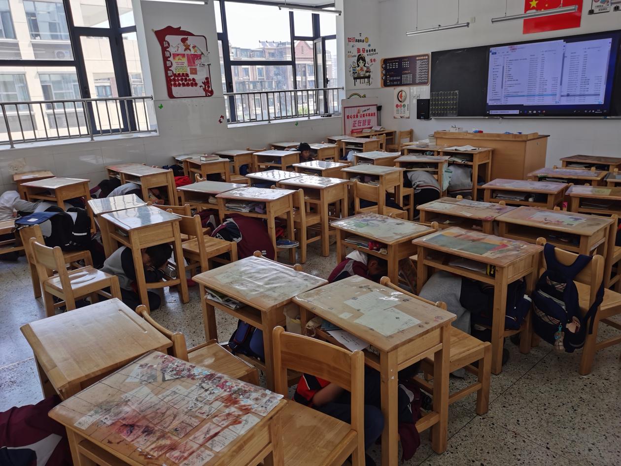 【博学广志】应急有方 遇险不慌——金陵小学广志路校区开展512防灾减灾应急疏散演练活动_html_m341ccfe5.jpg