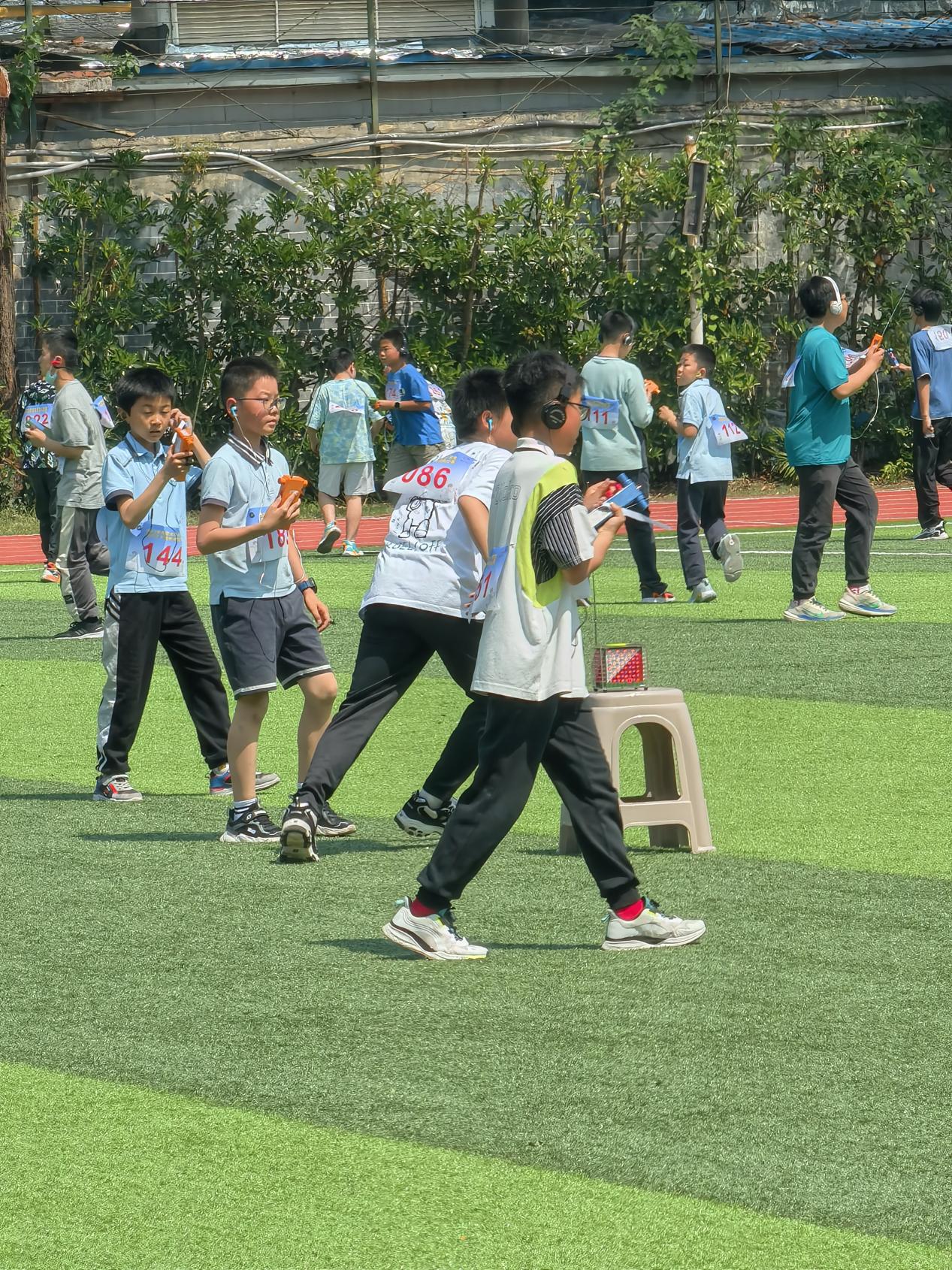 【博学广志】科技体育  无限魅力——阳光测向展风采_html_7cfdb5ec.jpg