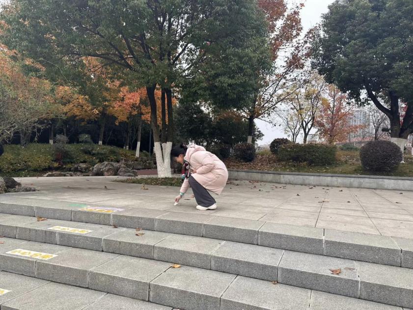【湖畔·团员活动】“助力绿色环保 践行志愿公益”——金陵小学（仙林湖校区）主题团日活动_html_m14928b9b.jpg
