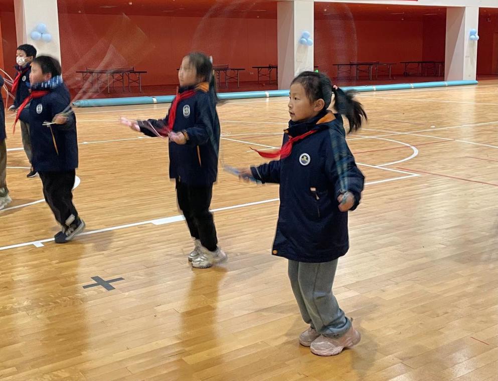 乐考无“纸”境，多元趣成长——“探寻成长足迹·逐梦星辰大海”金陵小学（仙林湖校区）二年级学科游园活动_html_4bbdb894.jpg