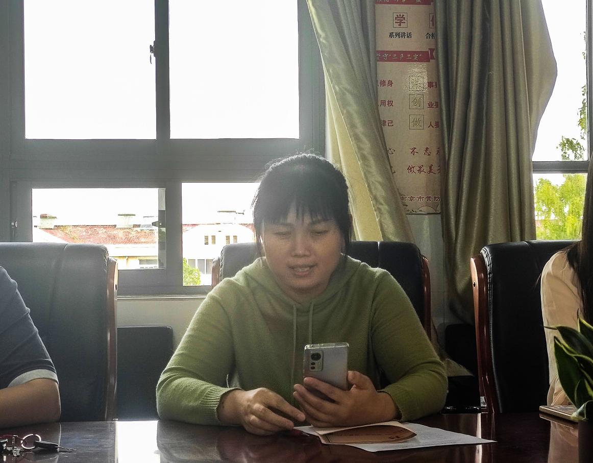 【尊荣营中】薪火相传 青蓝共进——2022年营防中学师徒结对仪式_html_9bd8f82.jpg