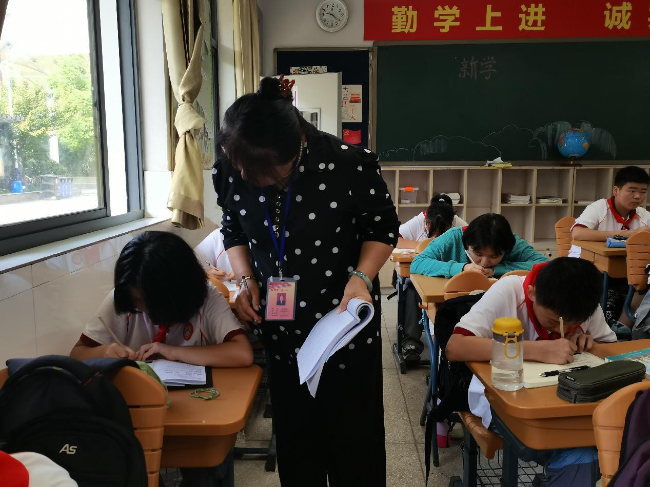 开学工作稳推进 督导检查促提升(1)_html_m7f713fc3.jpg