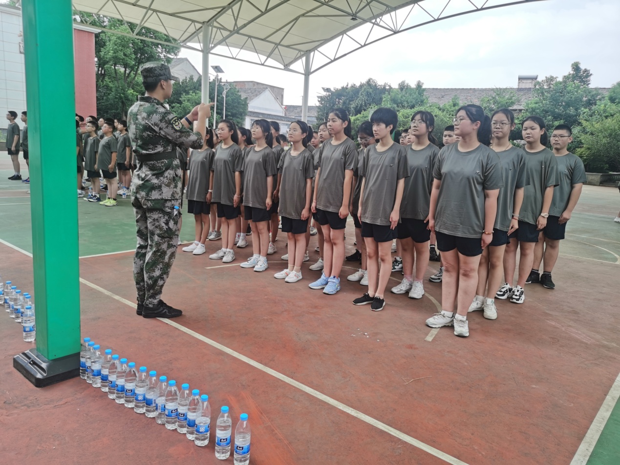 少年神采 国防未来（1）_html_4a648eb7.jpg