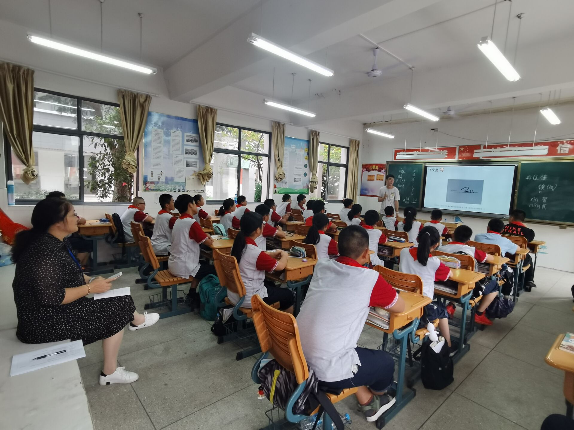 开学典礼报道_html_37c13889.jpg
