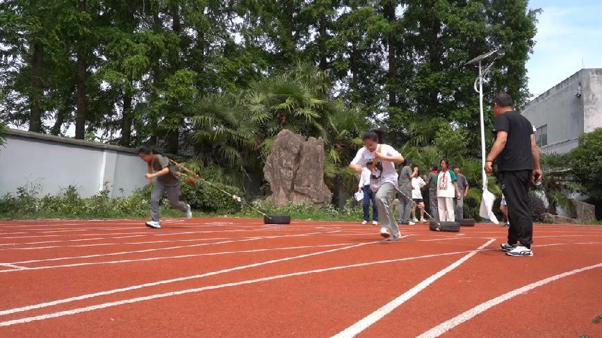 运动会_html_m129acd9a.jpg