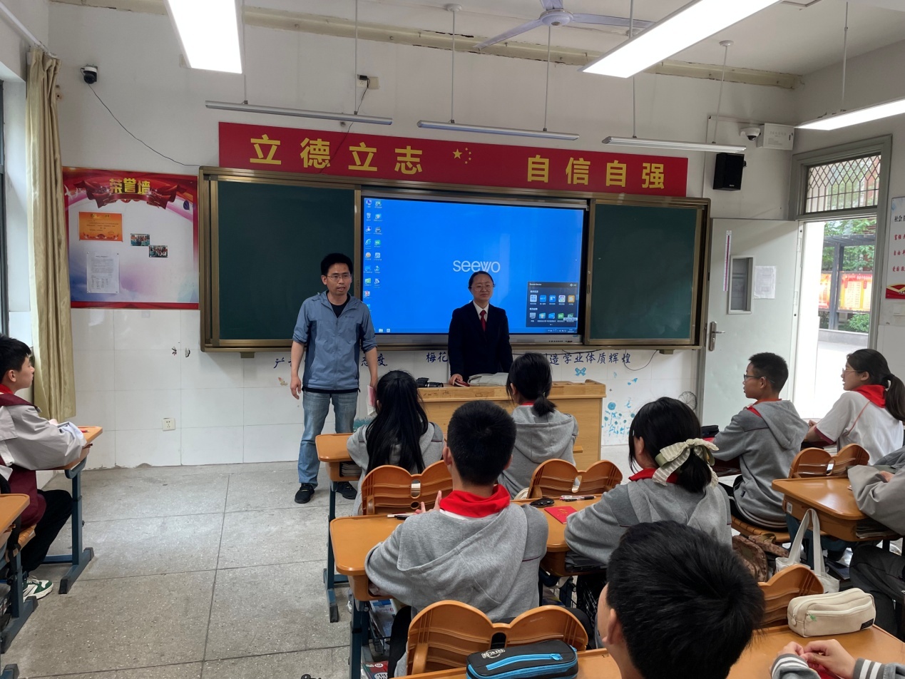 宪法伴我一生_html_m4219803d.jpg