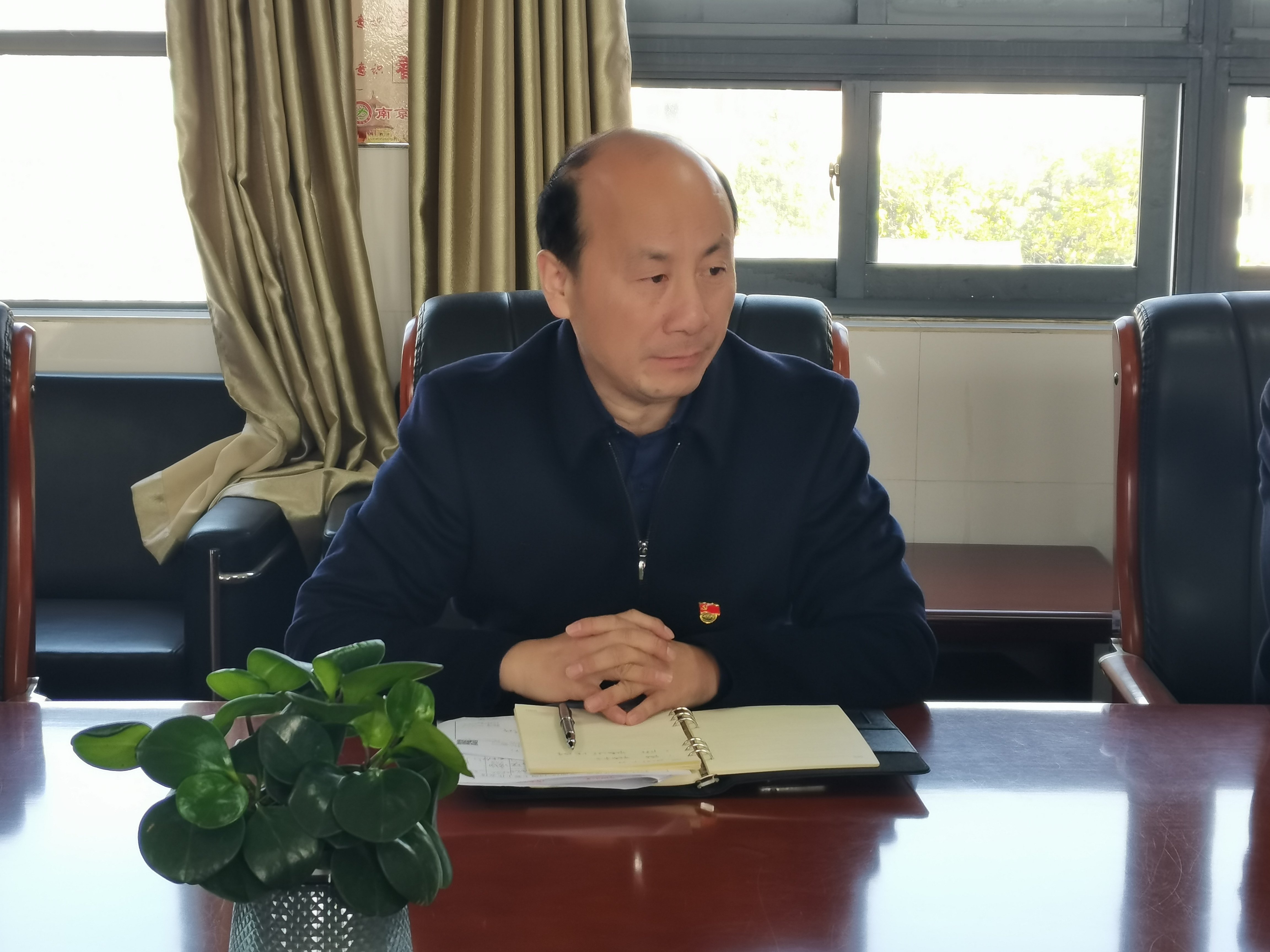 南京市营防中学党支部召开《论教育》专题党课_html_33d9f20e.jpg
