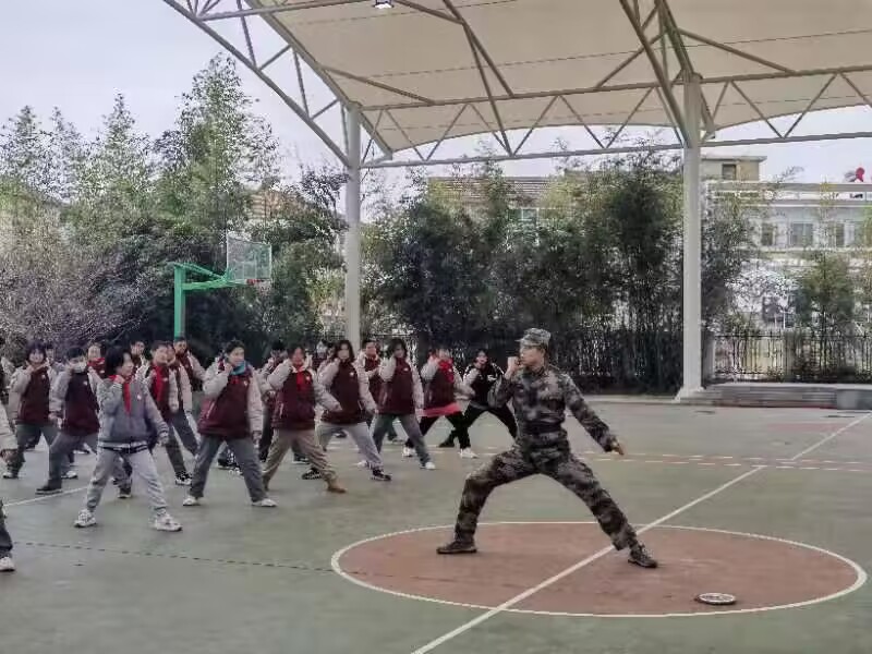 学习国防知识 争做时代新人_html_m15d31d1e.jpg