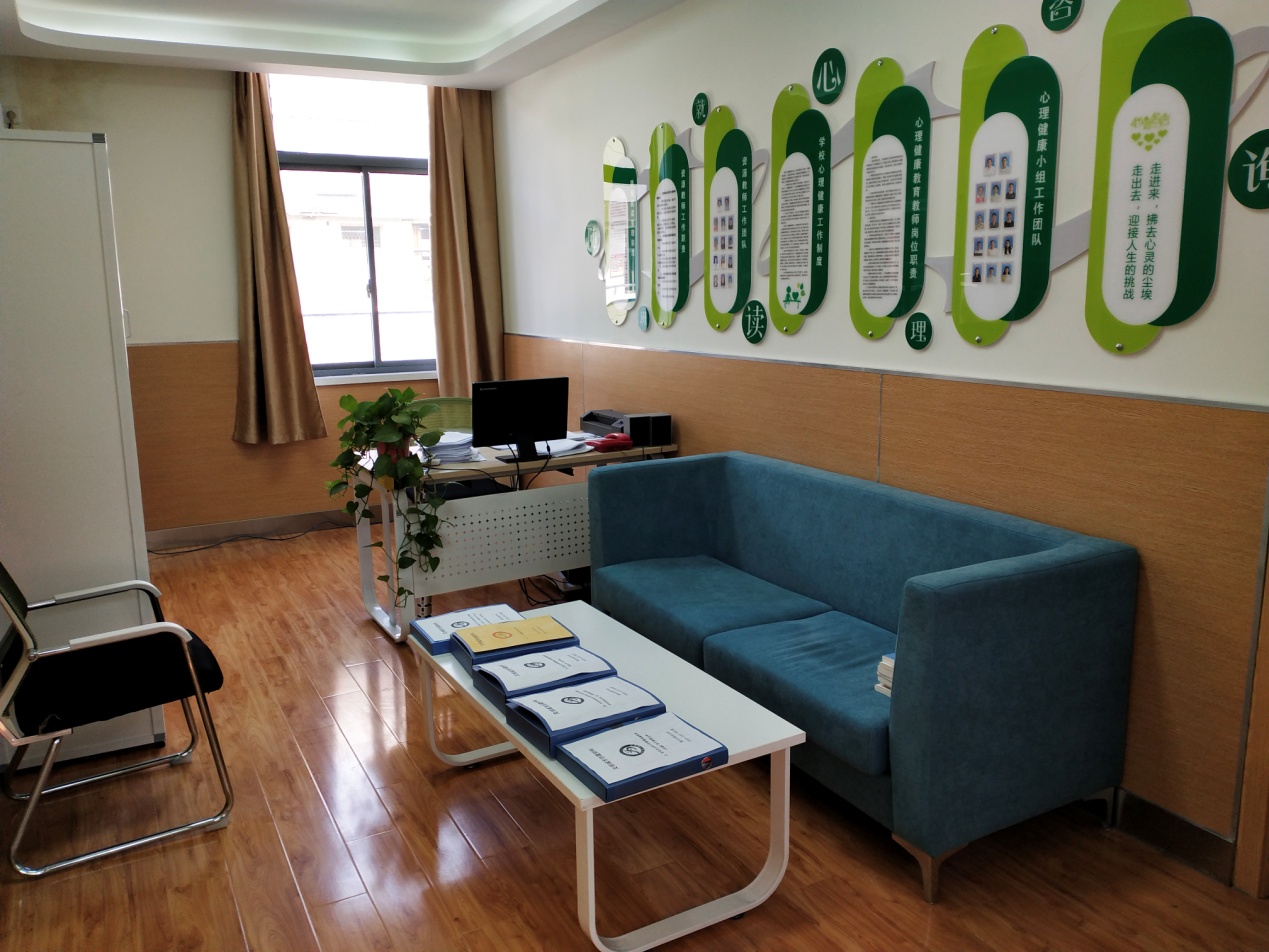 精细管理打造优美校园_html_37d5a614.jpg