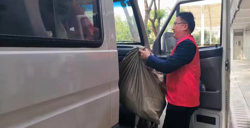 西藏捐助衣物_html_57744150.jpg