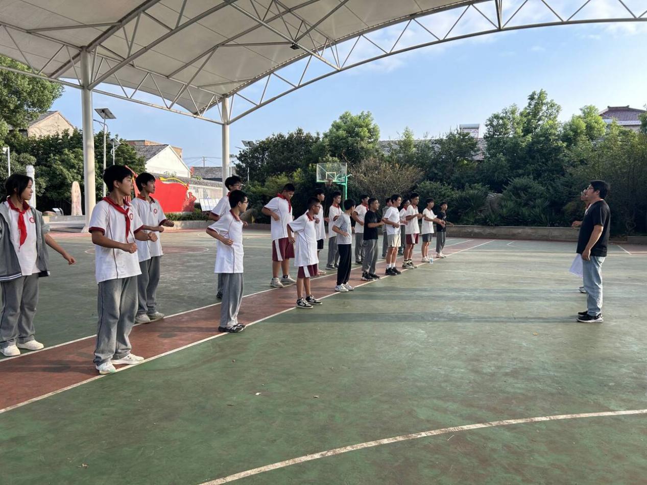 9.29 社团新闻_html_m2d4da230.jpg