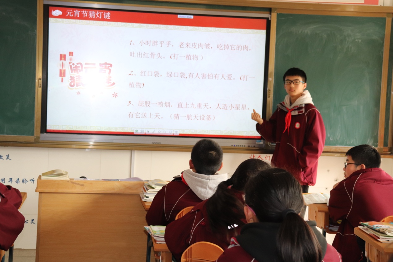灯笼吐艳映新春  细品元宵度佳节_html_m5071ca1a.jpg