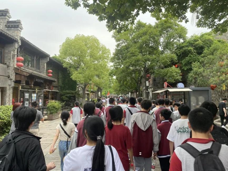 【尊荣营中】寻觅六朝烟火 传承金陵文化——南京市营防中学组织初三年级语文研学活动_html_m268ab48c.jpg