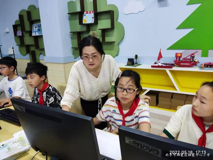 220518石埠桥小学信息技术教研组活动(四)2.jpg 220518石埠桥小学信息技术教研组活动(四)2.jpg