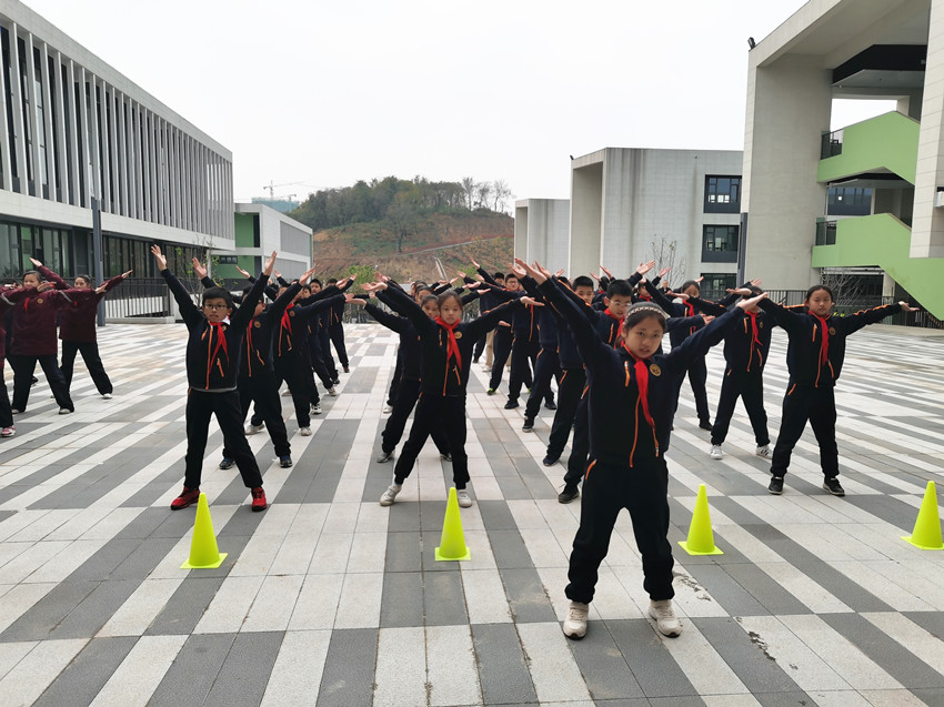 201119华侨城小学广播操比赛报道图3.jpg