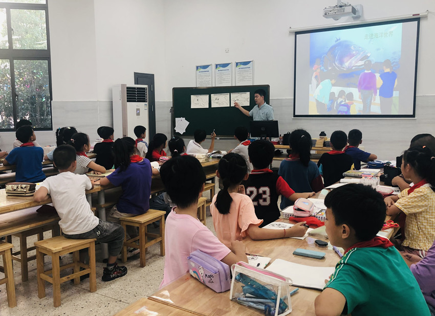 210926石埠桥小学美术组开展教研组活动（二）2.jpg