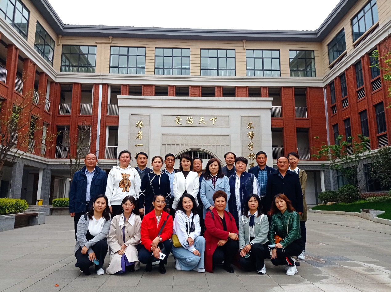 青海省湟中小学到燕子矶中心小学参观访问_html_m44b6c952.jpg