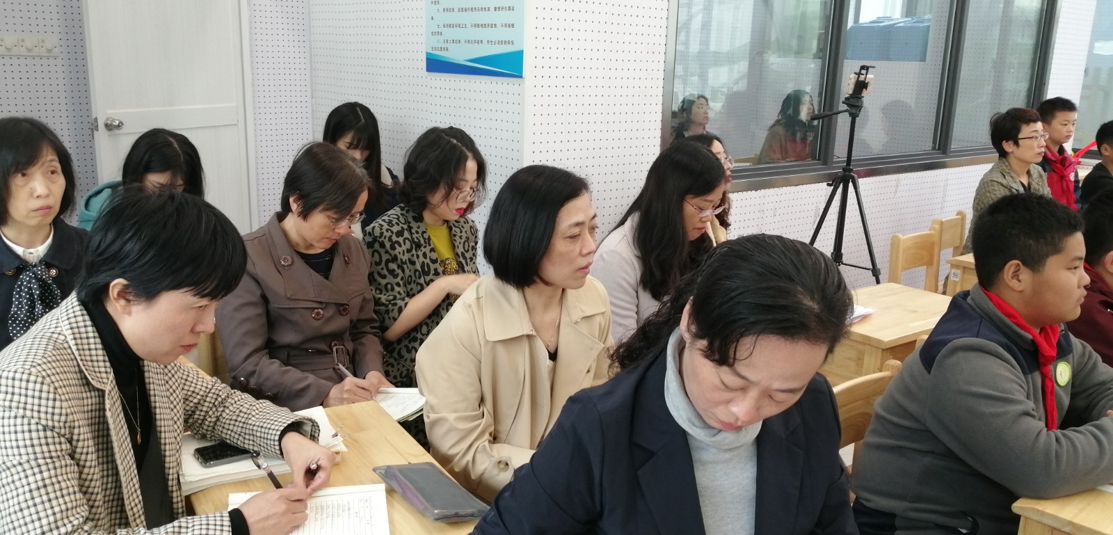 【悦群燕小】说单元整体  研核心要素 ——燕子矶中心小学语文组校本研修活动（二）
