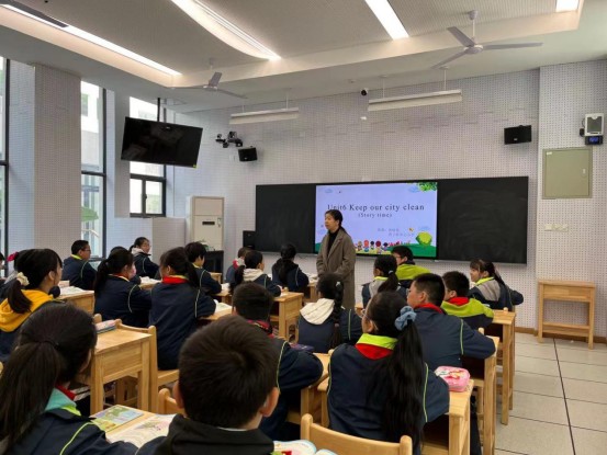【悦群燕小】集思广益，精雕细琢 ——记燕小英语组第二次校本研修活动