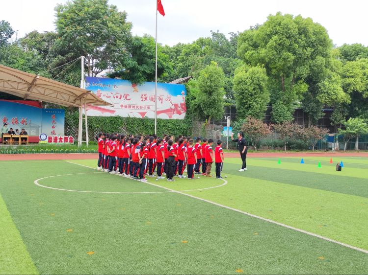 5.“新课标、新课程、新课堂”教学研讨活动_html_2c9ee9e5.jpg