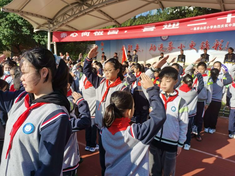课题研究是推动教学不断前行和发展的动力_html_m658d3ac.jpg