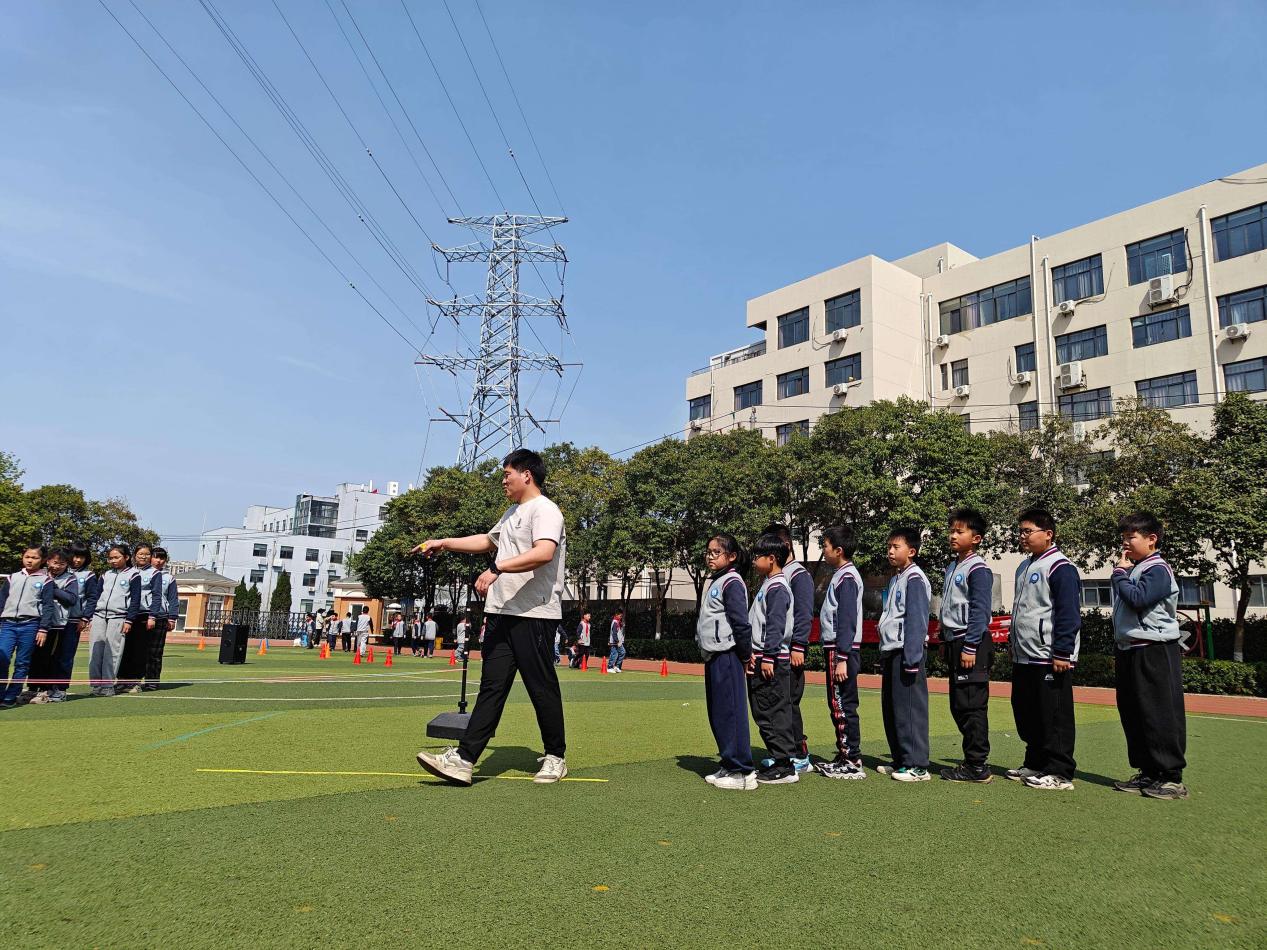 核心素养下小学田径课堂教学研讨_html_1cc970cc.jpg