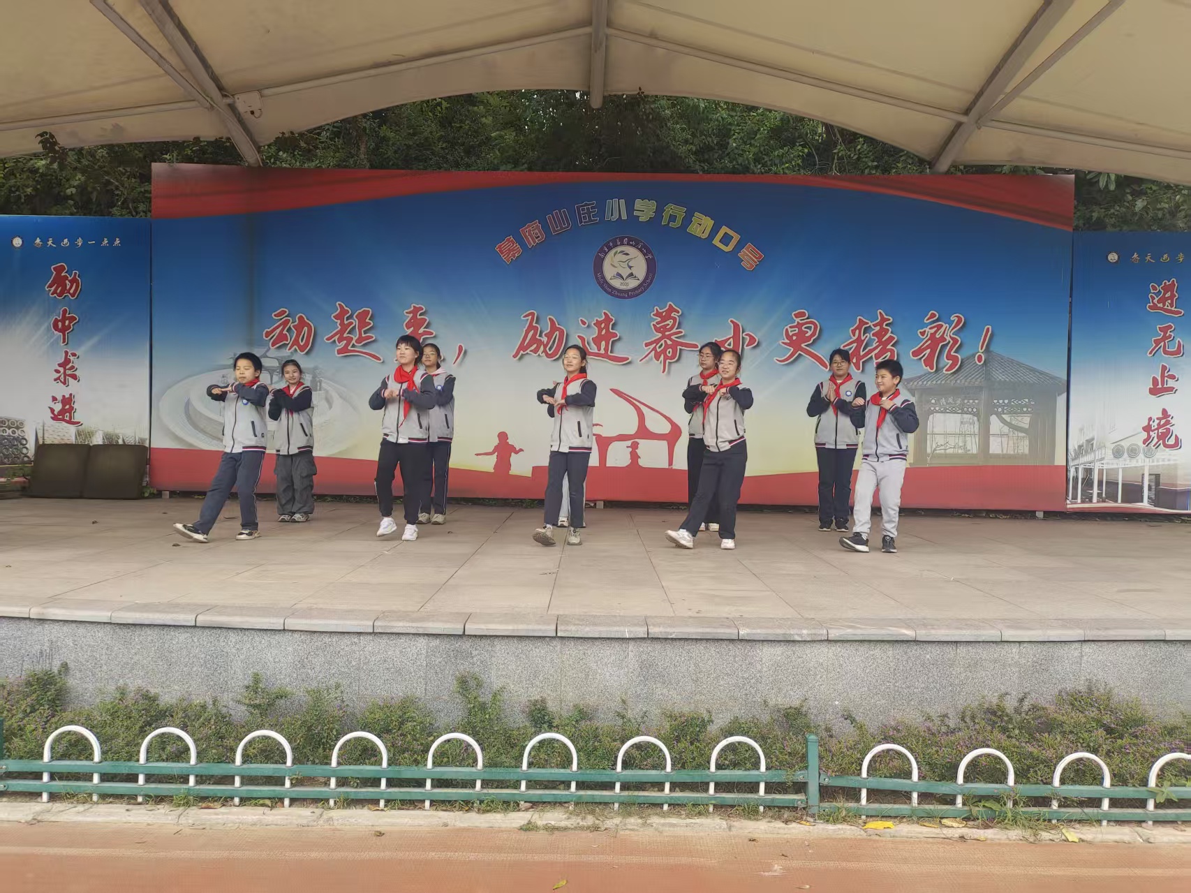第8周新闻稿_html_3ee25e4e.jpg