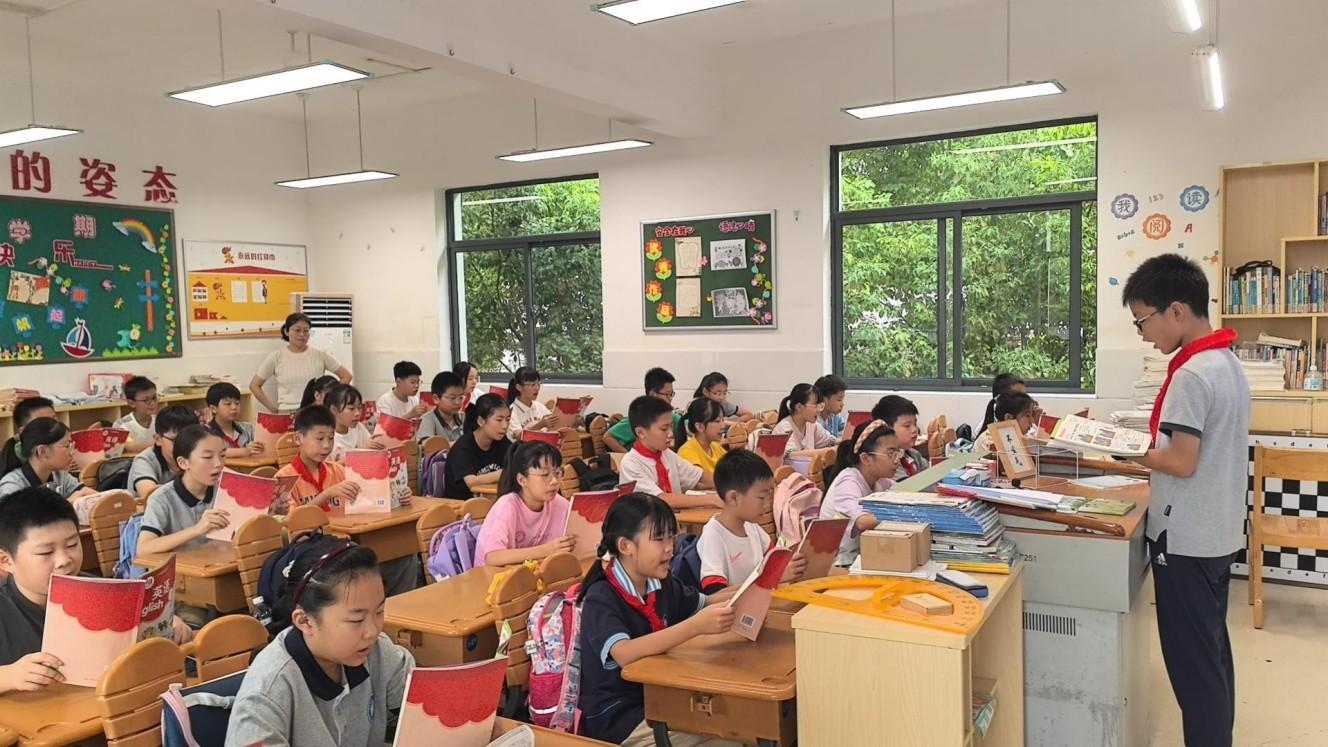 推普周报道_html_m25e2d1cb.jpg