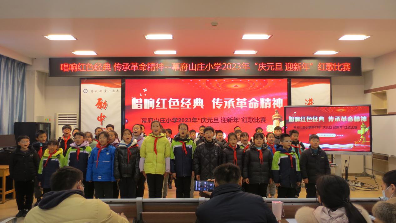 唱响红色经典 传承革命精神 红歌报道_html_m398963ec.jpg