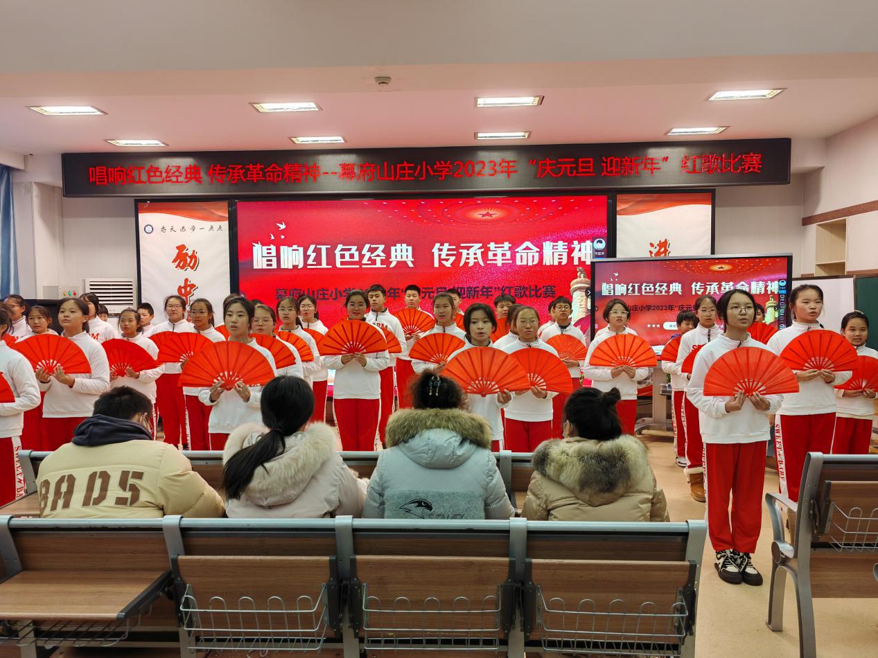 唱响红色经典 传承革命精神 红歌报道_html_m724a6ae6.jpg