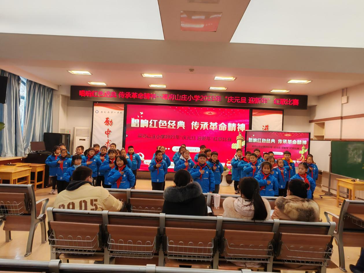 唱响红色经典 传承革命精神 红歌报道_html_m230a87f.jpg