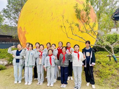 红山寻童趣 栖霞赏秋韵_html_m6044b3f1.jpg