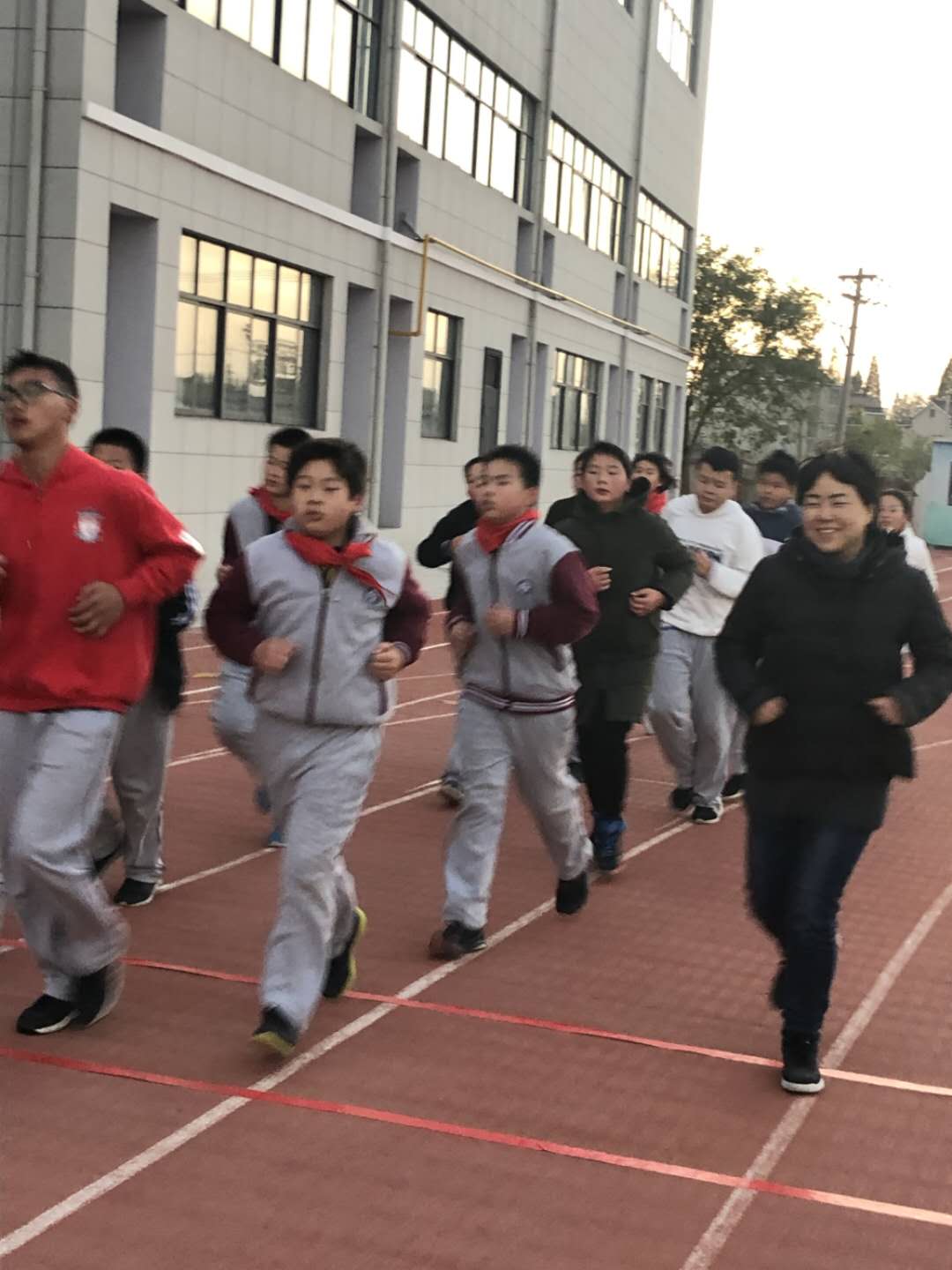 跬步不休九转功成记2017届中桥中学优秀毕业生风采文稿_html_m675a56f.jpg