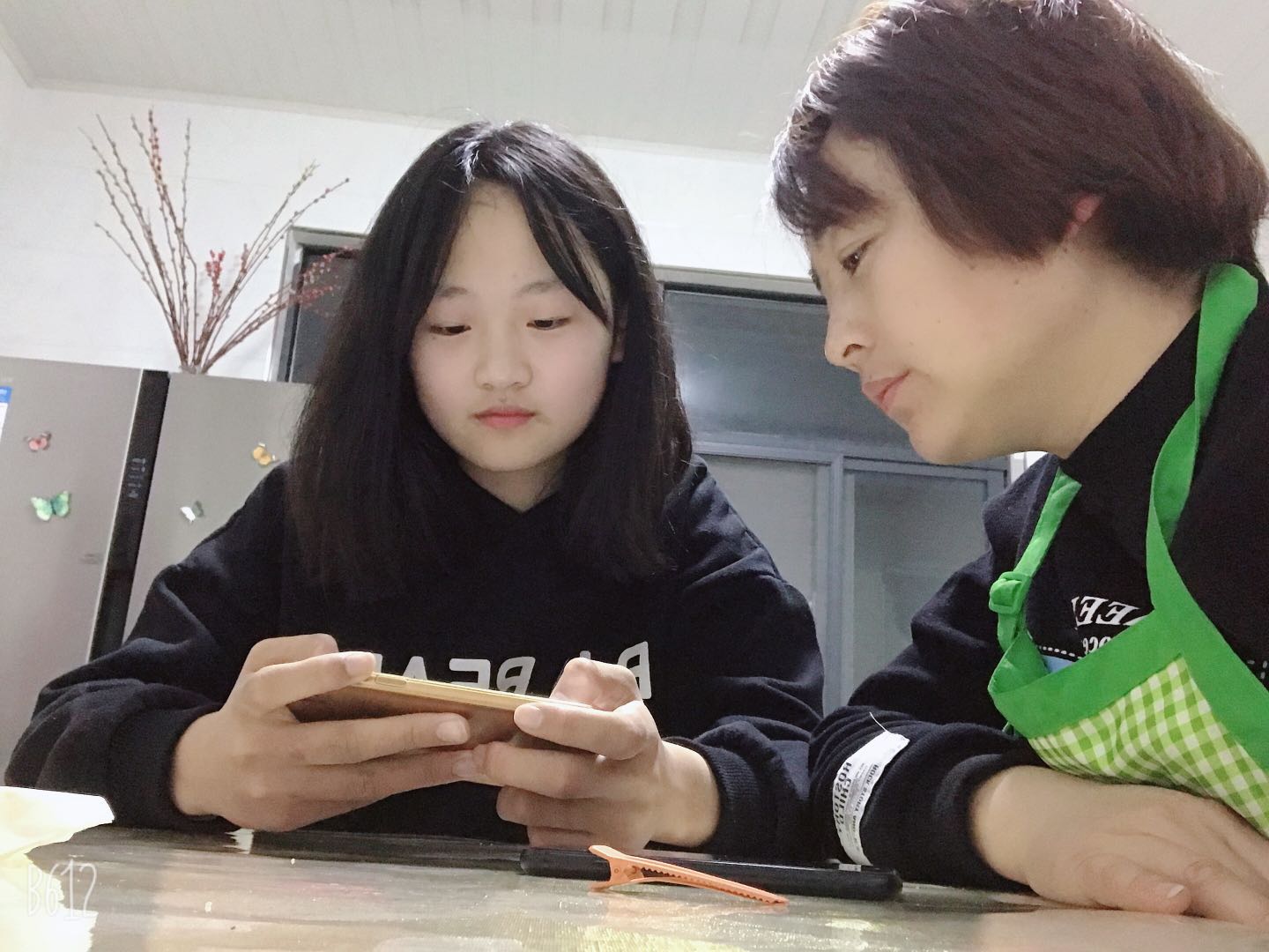 教育之花隔空传递——记中桥中学云班会（杨婷）_html_m3091f965.jpg