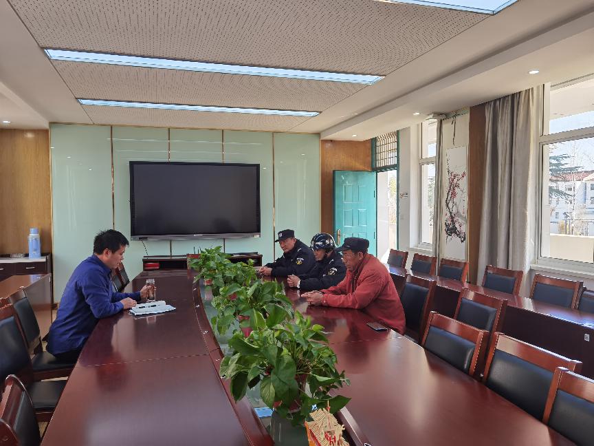 20210221中桥中学门卫保安安全会议_html_m68d5ebce.jpg