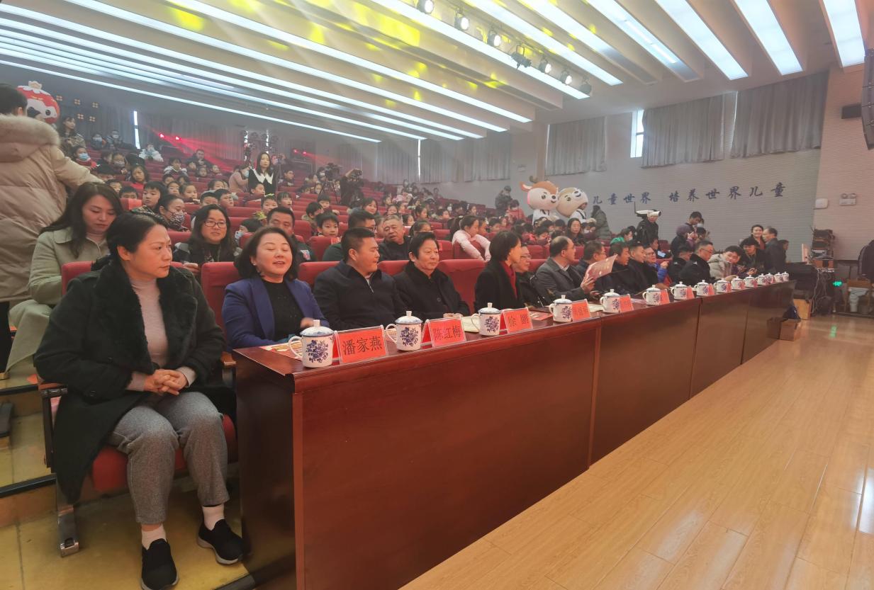 红色映像金小华章有图_html_76cfc54a.jpg