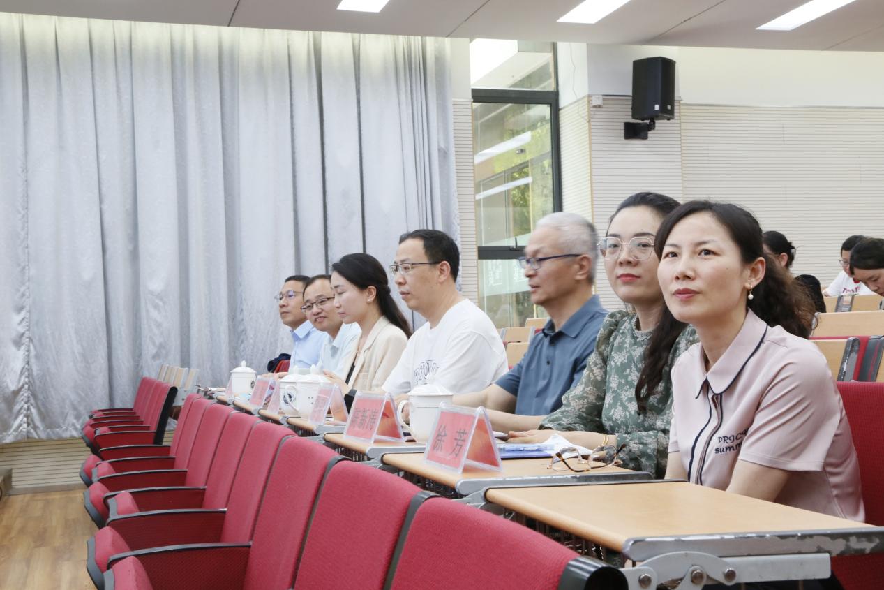 新技术赋能课堂，智研提质增效(1)_html_m68a01645.jpg