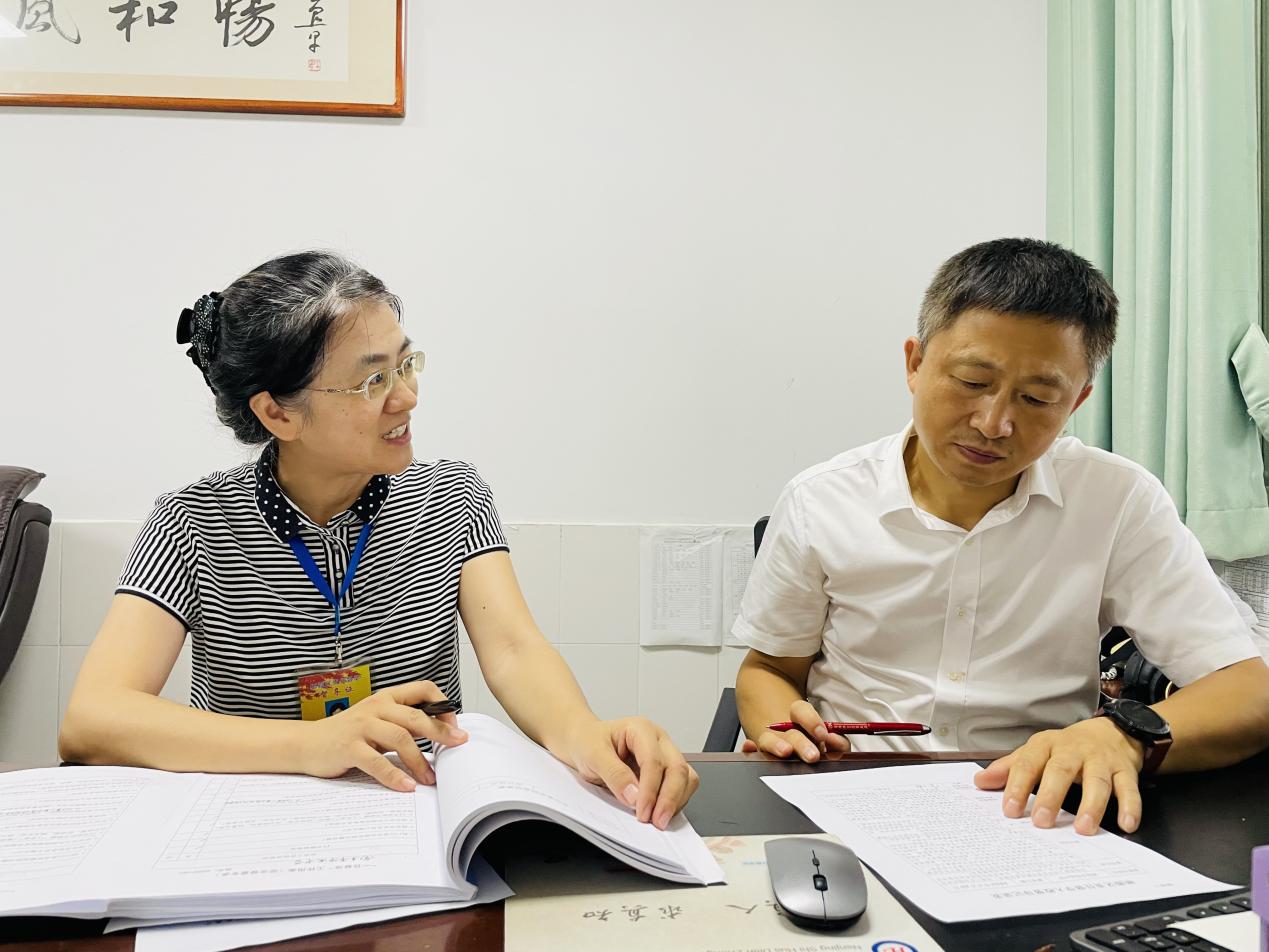 【尚真华电】南京市华电中学迎接关爱青少年生命健康工作专项督导_html_m7536b9e.jpg
