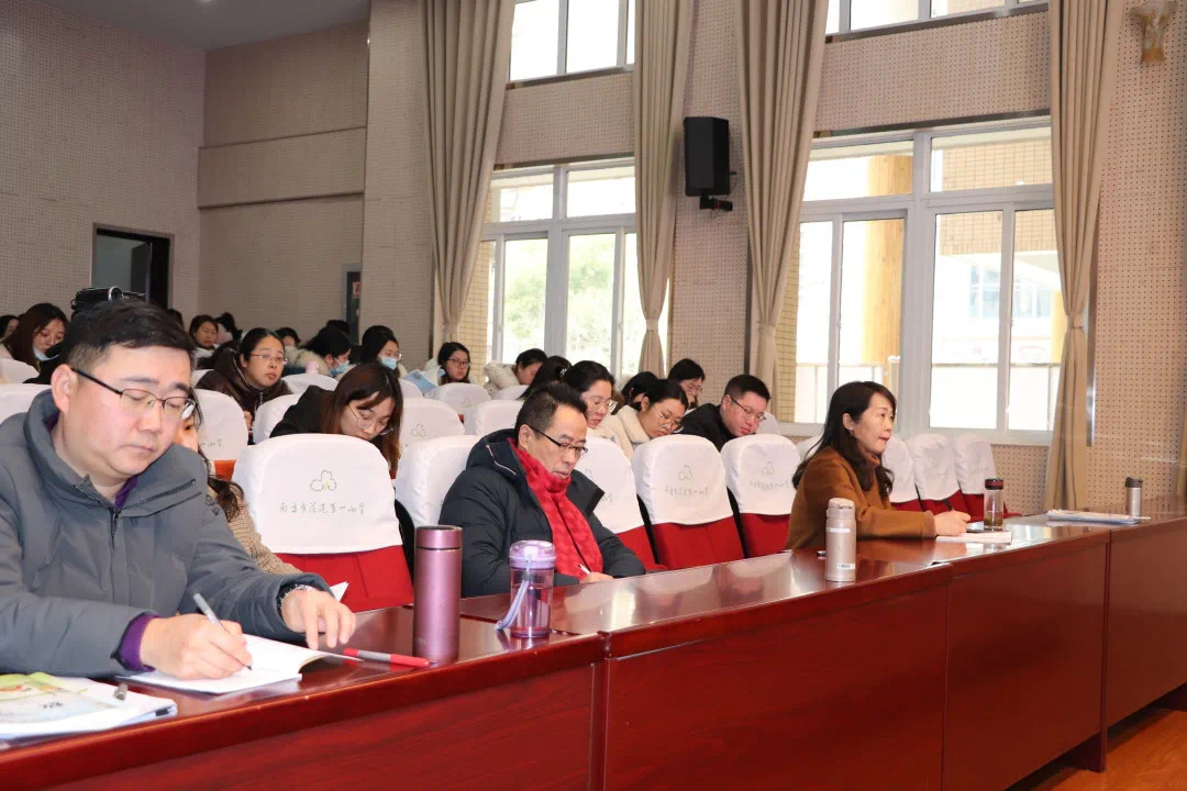 【花港一小】优化练习设计 培养关键能力 记栖霞区小学数学主题教研活动