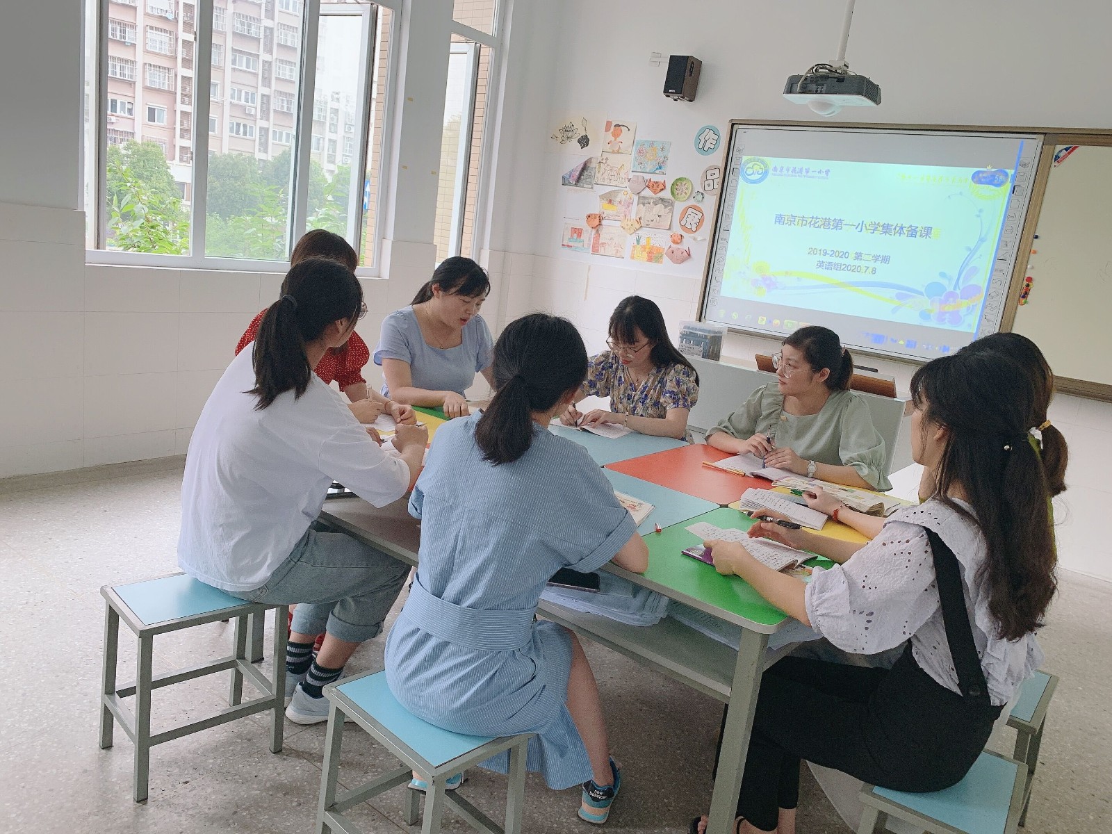 【花港一小】凝聚集体智慧 打造理想课堂（四十四）