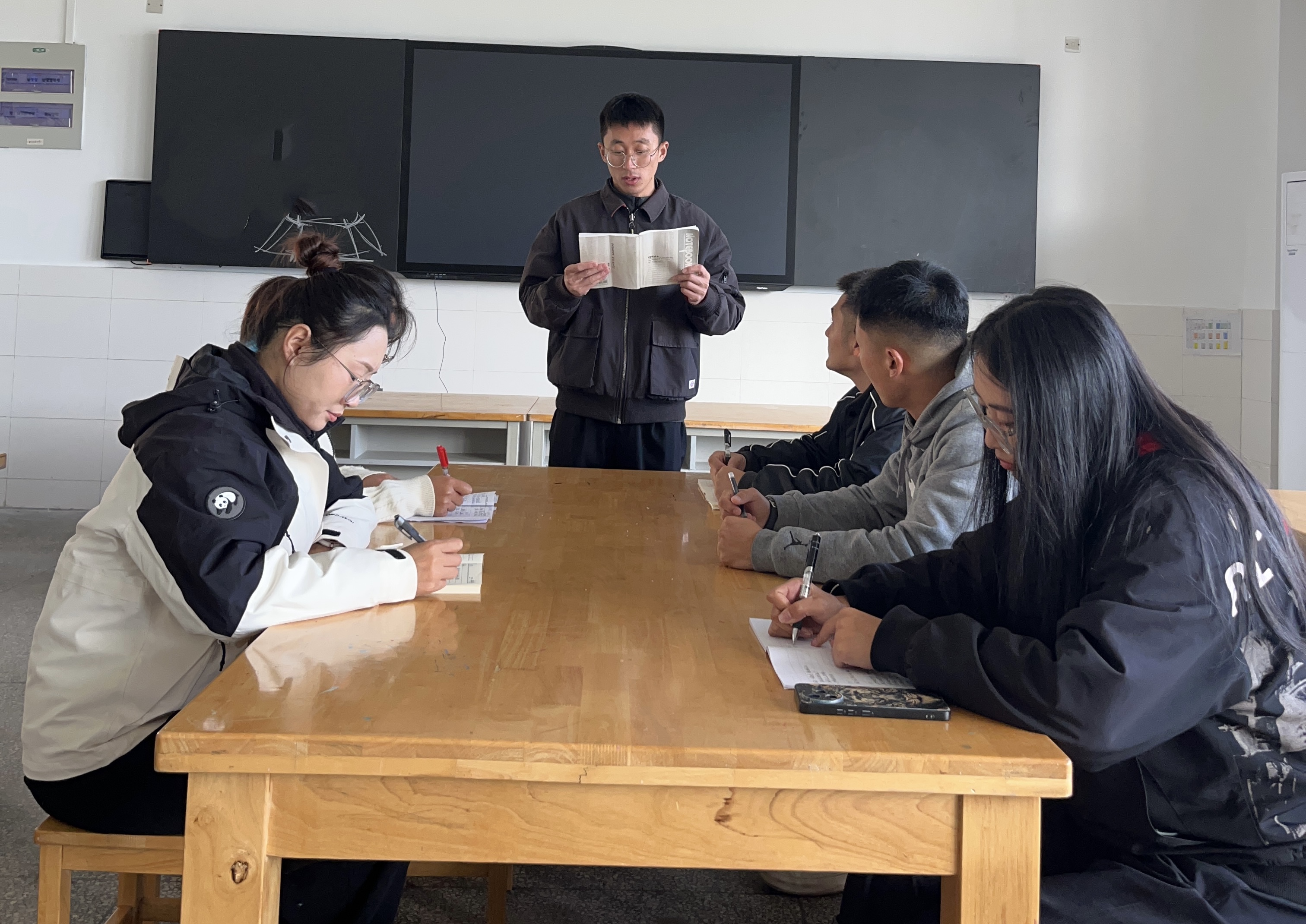 体育组.png 体育组.png