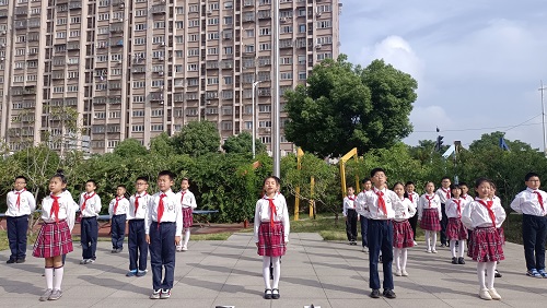 【花港一小】关注细节 成就自我——花港一小第十八周主题升旗仪式