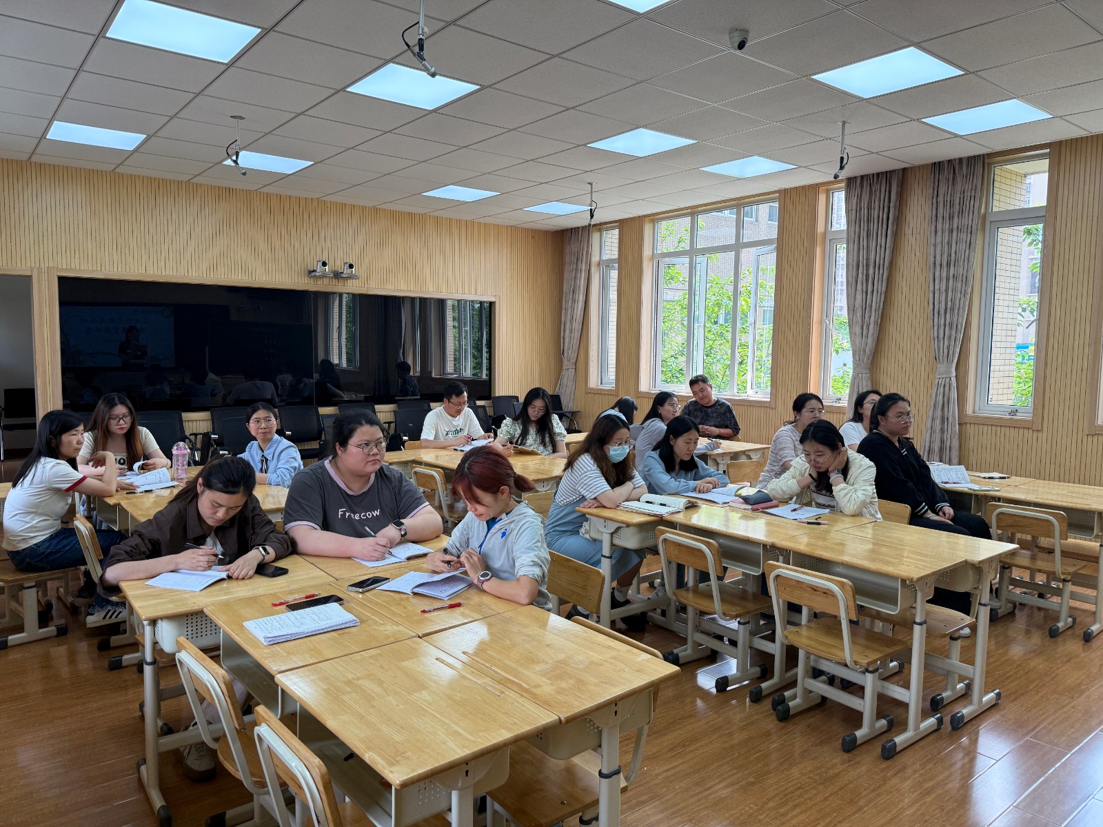 【花港一小】凝聚集体智慧 打造理想课堂 （一百八十九） 花港一小校本研修活动